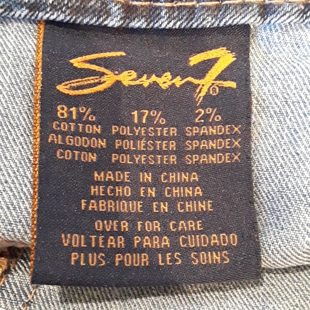 Seven7 Blue Jean Shorts with Stretch. Women's Size: Waist 10x4.5 Inseam. - Picture 5 of 8